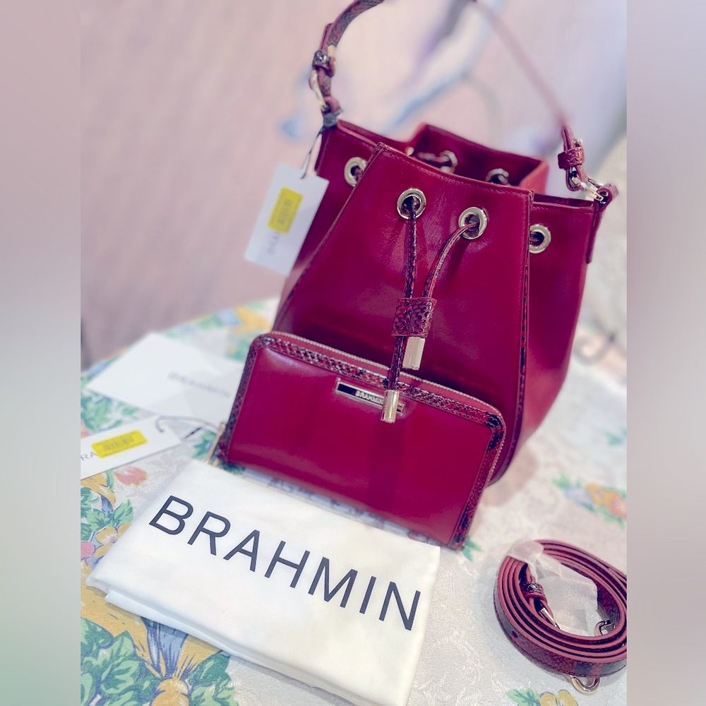 NWT BRAHMIN RED PURSE WALLET MELINDA SET